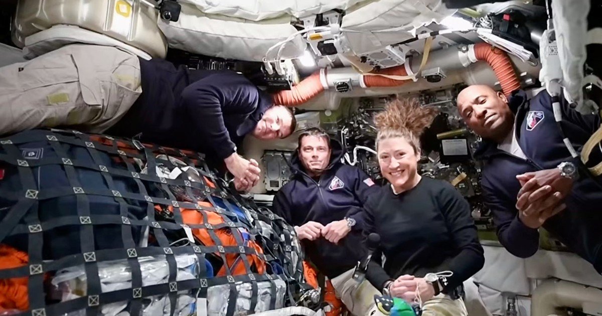 "Estamos a mitad de camino hacia la luna", el festejado mensaje de los astronautas de Artemis II hacia la NASA