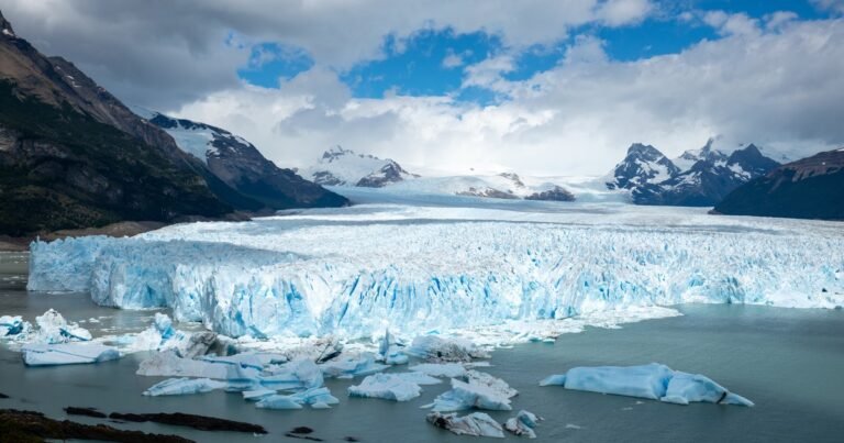 El Gobierno promulgó la nueva Ley de Glaciares: los principales puntos
