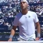 Tomás Etcheverry se despidió del ATP 500 de Barcelona a pura bronca y un frío saludo: Nuno Borges le ganó el match point con un ace sacando de abajo