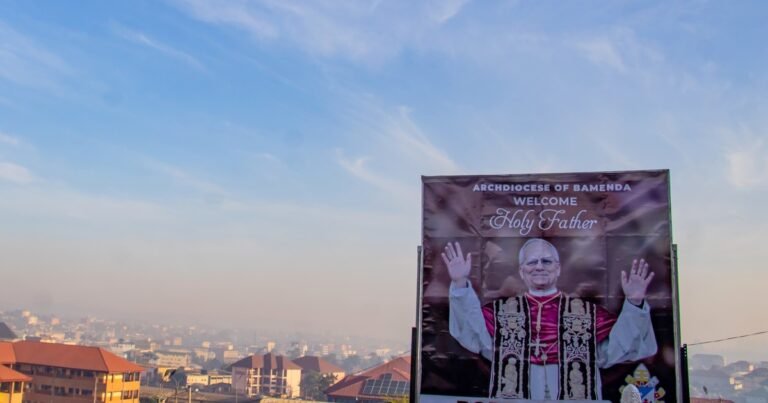 Guerra civil: León XIV inicia su histórica visita a Camerún, en medio de una breve tregua para garantizar su seguridad
