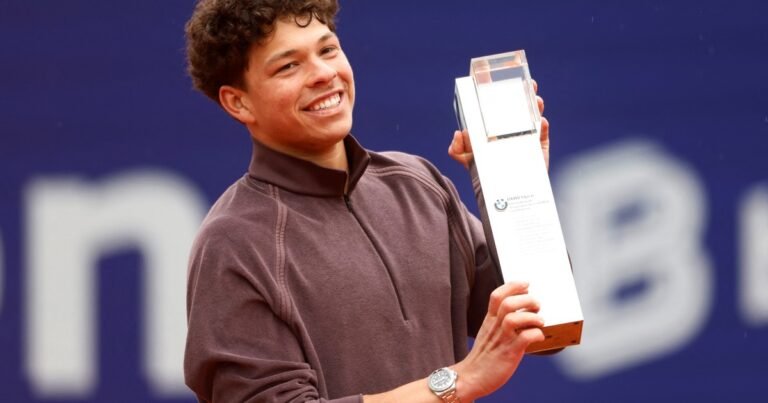 Shelton hizo historia en Múnich y rompió una sequía de 24 años para Estados Unidos en polvo de ladrillo