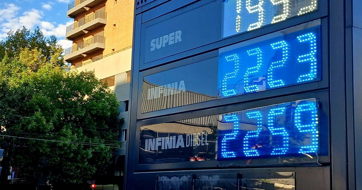 El Gobierno aumenta el impuesto a los combustibles en etapas para no presionar sobre la inflación