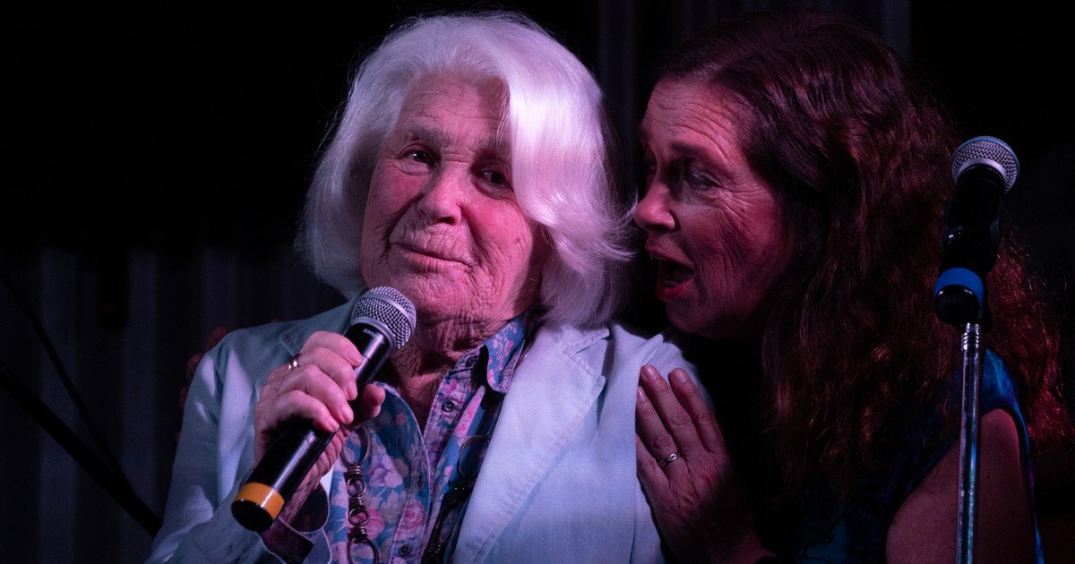 Mónica Cahen D’Anvers se animó a cantar a los 91 años junto a su hija, Sandra Mihanovich, en "La Campiña" de San Pedro