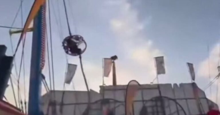 Pánico en Sevilla: cuatro niños heridos al soltarse el cable tensor de un juego en una feria de diversión