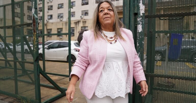 La escribana de Manuel Adorni volvió a Comodoro Py y se reúne con el fiscal Pollicita