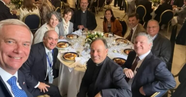 Polémico banquete: el nuevo presidente de Chile invitó a comer a 50 amigos de la facultad al Palacio de la Moneda, se armó un escándalo y ahora reconoció que "fue un error"