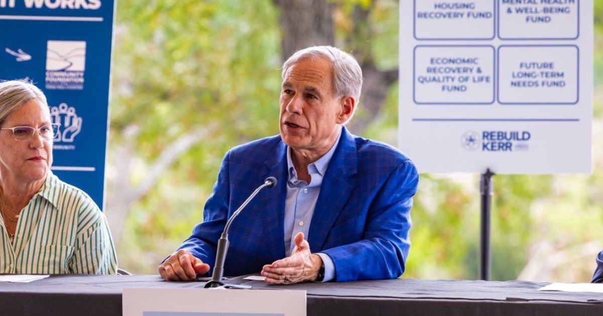 Dallas cambia su política migratoria: cede ante la presión de Abbott para no perder millones en fondos