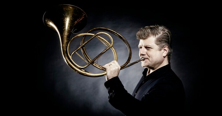 El Mozarteum abre su temporada con el ensamble más antiguo de República Checa y un director agradecido a quienes escuchan música clásica