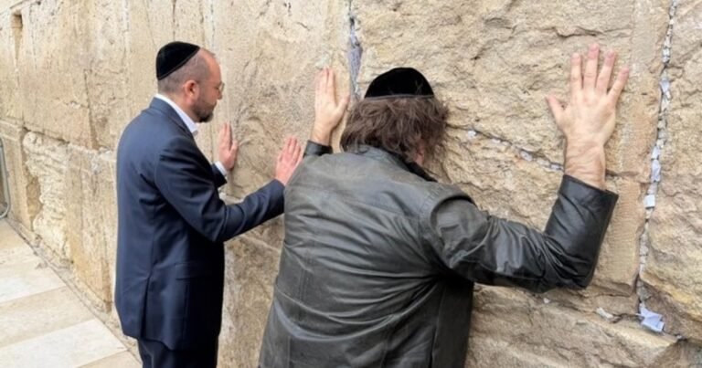 Qué voz oyó Milei en el Muro, ¿y quién no tiene en Miami departamentos sin declarar?