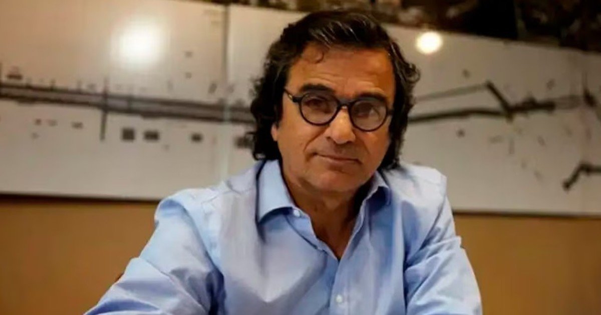 "Afuera Frugoni, respira Adorni": el Gobierno echó al funcionario que no declaró siete departamentos en Miami