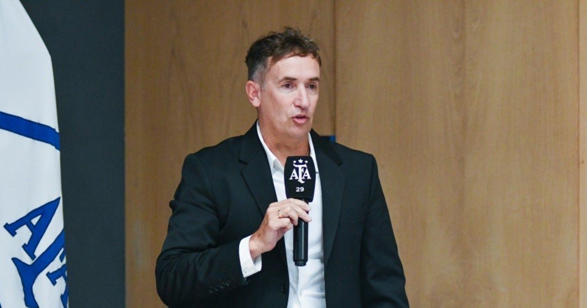 El insólito penal que cobró el hijo de Beligoy en la Primera B Metropolitana