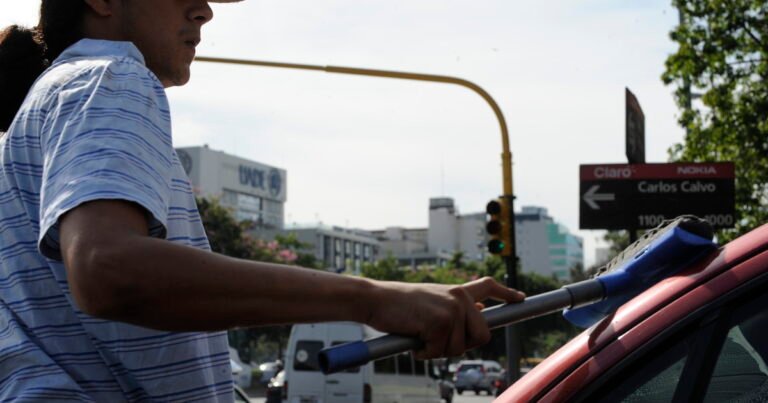 Datos oficiales: hay 9 millones de personas que trabajan en negro