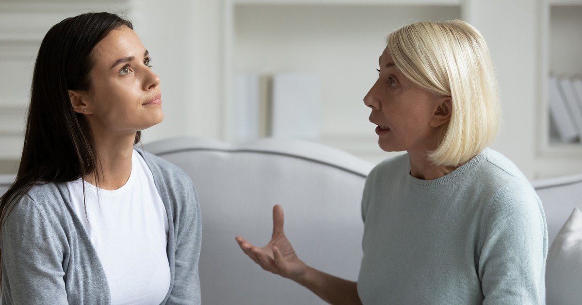 Qué significa cuando alguien se calla para evitar conflictos, según los expertos en psicología