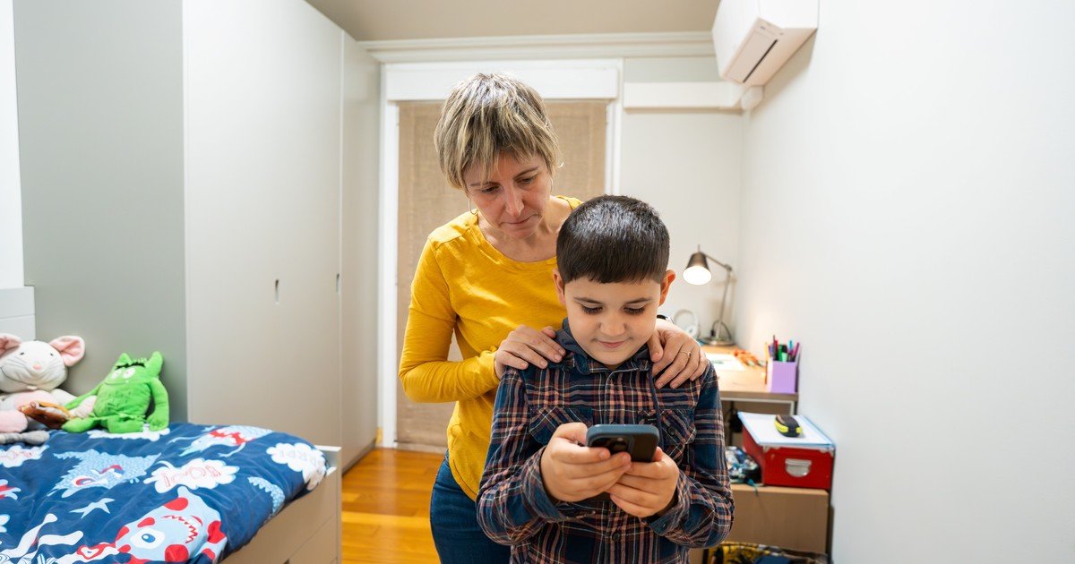 La psicología dice que los niños que crecieron monitoreando el estado de ánimo de sus padres para sentirse seguros se convierten en un instrumento: su capacidad de percepción se centra en el exterior
