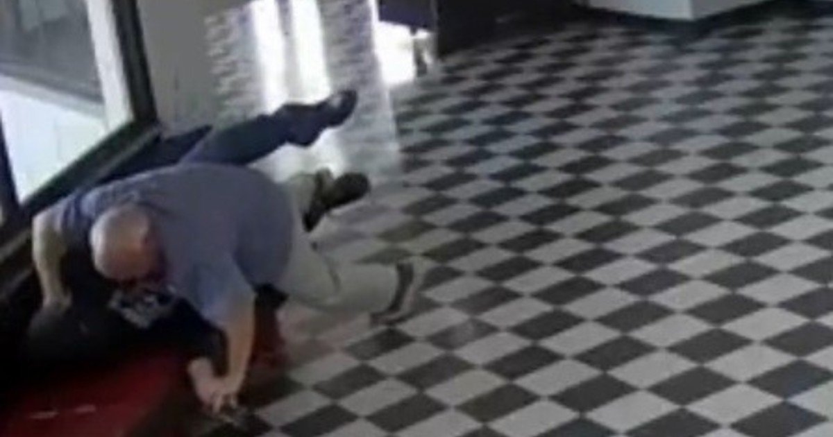 El director de una escuela de Oklahoma evitó una masacre: se abalanzó sobre un joven armado y frustró un ataque a los estudiantes