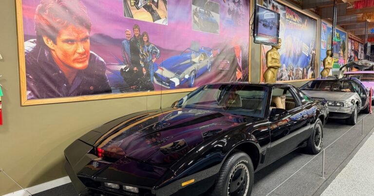 Un auto réplica del "Auto Fantástico" fue multado por exceso de velocidad a pesar que está en un museo