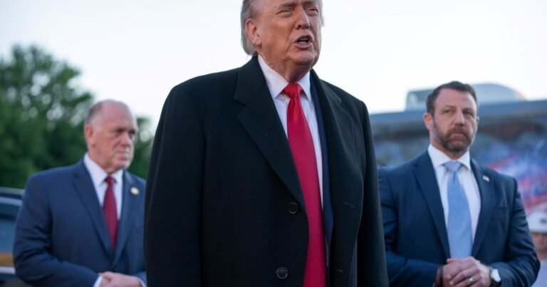 Guerra en Medio Oriente: Trump afirma que la tregua con Irán sigue vigente pese al intercambio de disparos en Ormuz