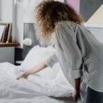 La psicología dice que las personas que hacen la cama apenas se levantan poseen 3 hábitos destacados que están relacionados con el autocontrol