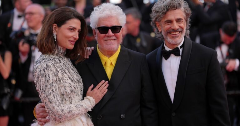 Cannes 2026: Leonardo Sbaraglia en la première de Amarga Navidad, de Pedro Almodóvar