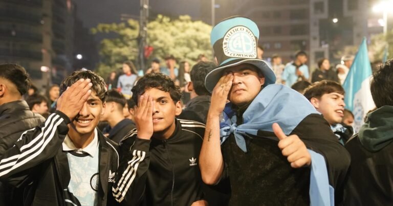 Córdoba fue una fiesta celeste: miles de hinchas del Belgrano campeón coparon las calles de la capital provincial