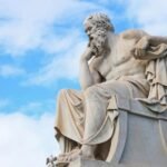 Cita del día, de Sócrates: "No debemos pensar que lo más importante es vivir, sino vivir coherentemente"