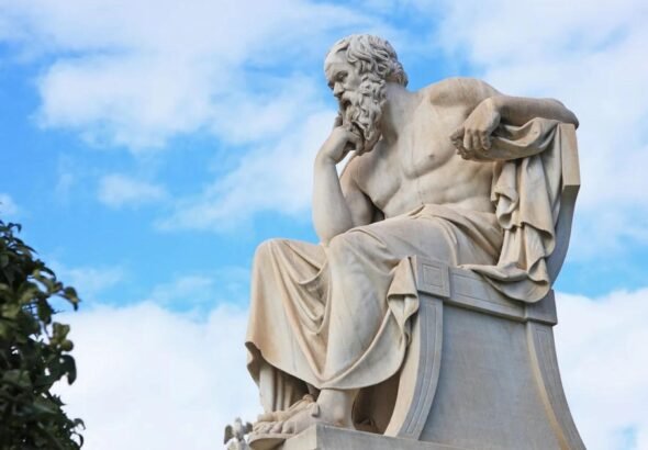 Cita del día, de Sócrates: "No debemos pensar que lo más importante es vivir, sino vivir coherentemente"