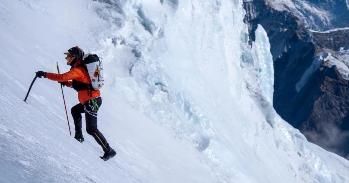 Los alpinistas no dan crédito: el escalador estadounidense Tyler Andrews corona el Everest en tiempo récord