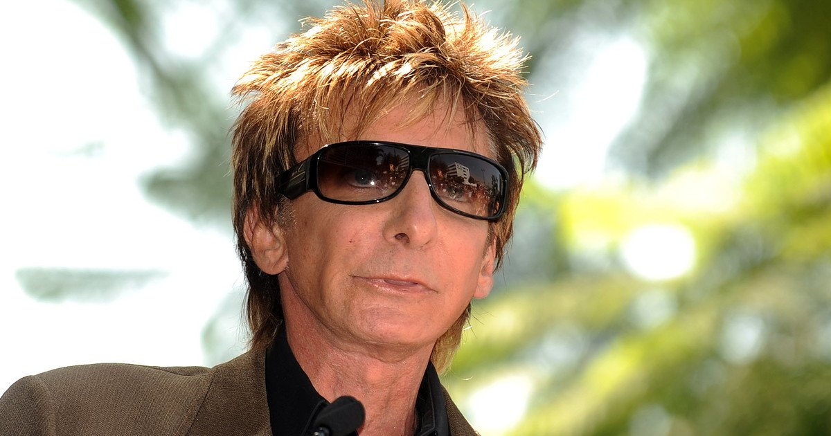 Barry Manilow preocupa por su salud: a los 82 años, debió posponer sus conciertos por una enfermedad, pero dice que no se retira