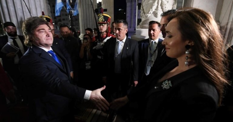 Javier Milei y sus medidas, EN VIVO: el Presidente irá con el Gabinete al Tedeum del 25 de mayo en la Catedral, pero aún no se sabe que hará Villarruel