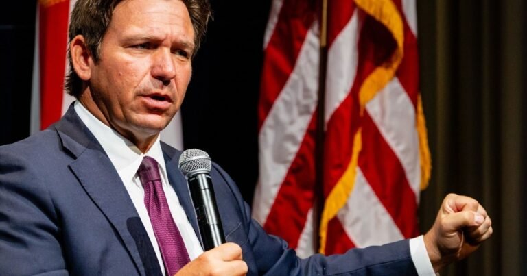Revés para DeSantis tras la demanda del mayor sindicato de maestros a Florida:  qué pasará con las clases