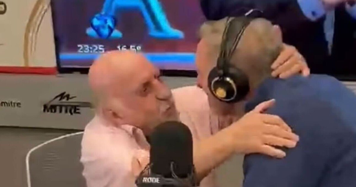 Horacio Pagani cumplió su promesa y se besó en vivo con Marcelo Bonelli: el video