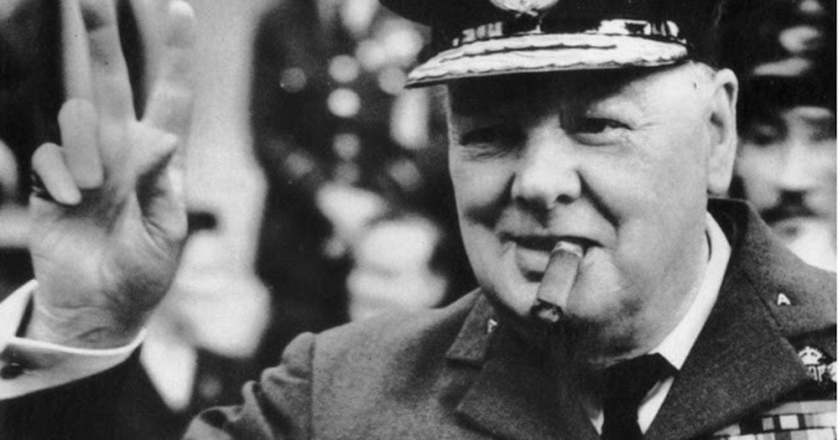 Cita del día, de Winston Churchill: "La actitud es algo pequeño que marca una gran diferencia"