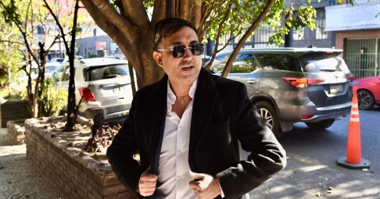 Ariel Vallejo, dueño de Sur Finanzas, dio su versión de cómo hacía negocios con el cepo: "Sacaba 10 pesos de cada dólar"