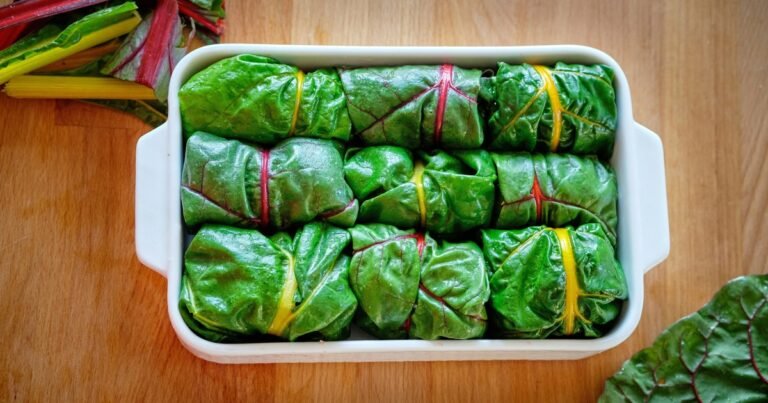 Hojas de acelga rellenas con carne picada