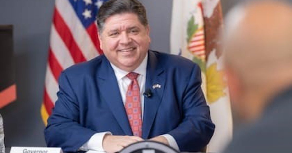 Malas noticias para Illinois: JB Pritzker define el nuevo impuesto para vehículos de motor que afectará directamente a los conductores