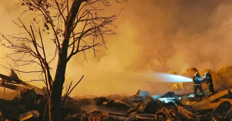 Explosión en una fábrica de fuegos artificiales en China dejó al menos 26 muertos
