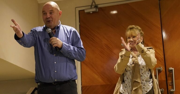 Un sentido homenaje a Luis Brandoni en la sala donde actuó por última vez
