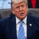 Donald Trump firmó una nueva orden ejecutiva que obliga a bancos y organismos reguladores a revisar con mayor atención el estatus migratorio y la ciudadanía de sus clientes
