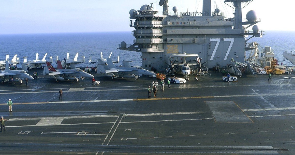 Un adolescente de 16 años reúne donaciones para ayudar a militares desplegados en el USS George H. W. Bush