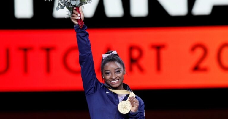 Simone Biles, campeona olímpica: "La vida cambia con el deporte porque te enseña el trabajo duro, aprendes a no rendirte"