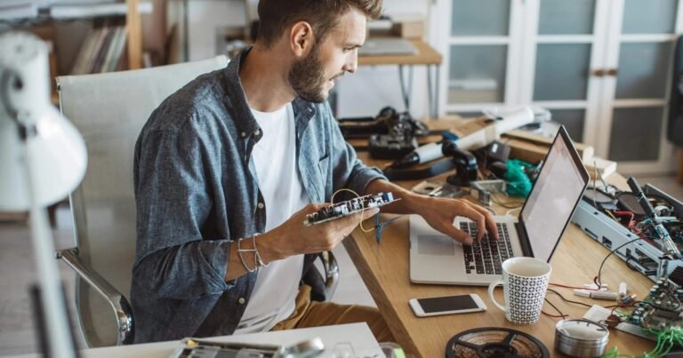Expertos revelan la clave para conseguir trabajo en la era de la IA: "Esas habilidades son imprescindibles"