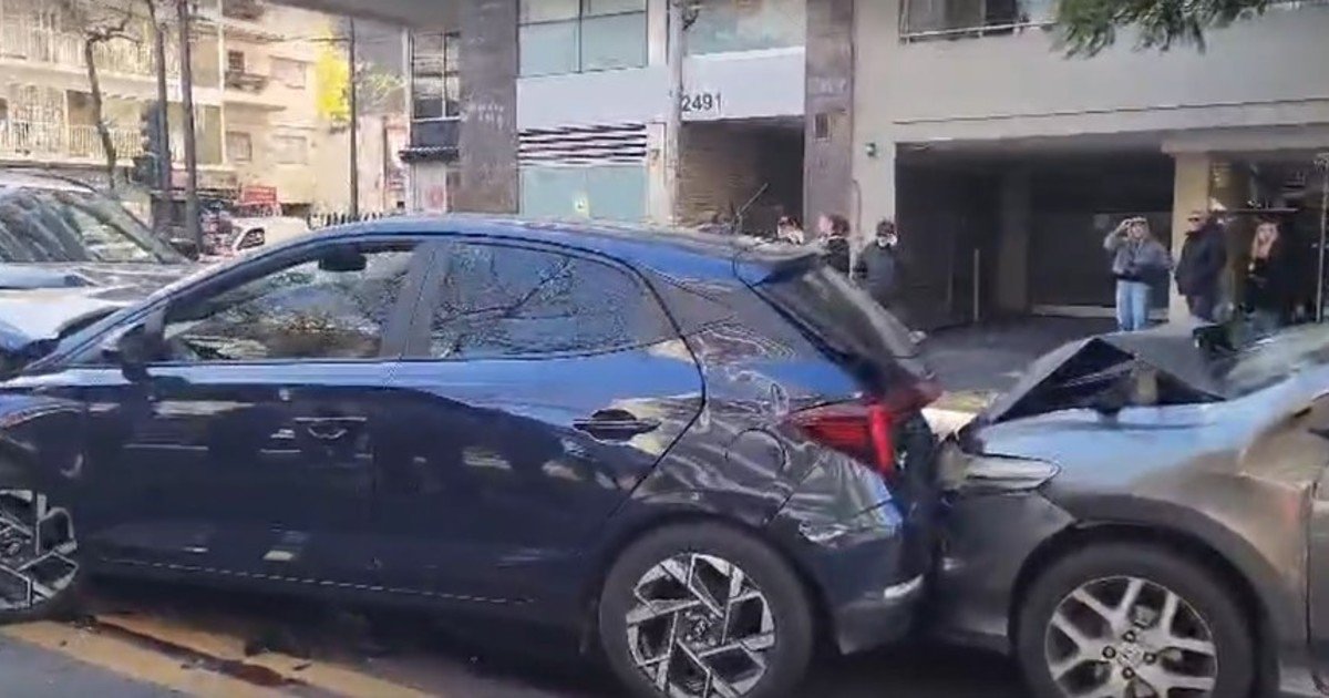 Un choque en cadena entre una camioneta, cuatro autos y dos motos colapsó el tránsito en Belgrano