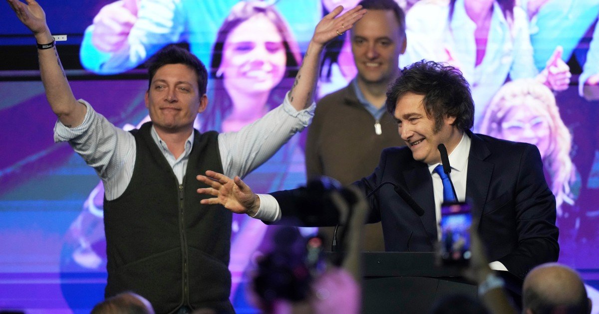 "Me iré con el Presidente o cuando él disponga": Santiago Caputo envía un mensaje a la interna que estalló en LLA
