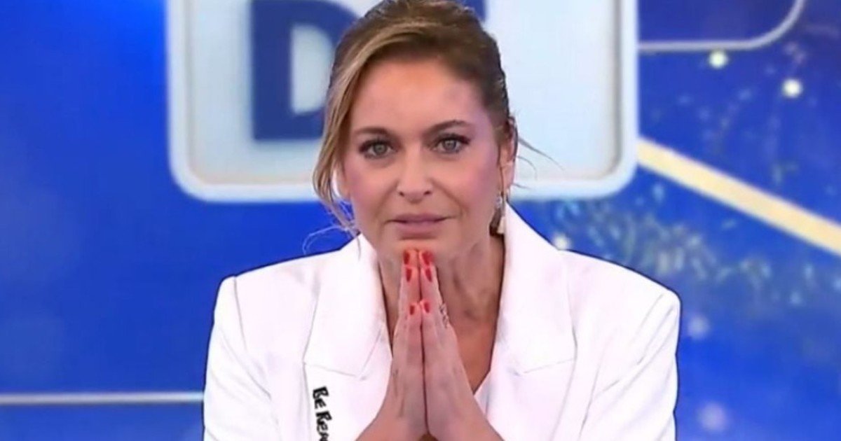 Karina Mazzocco se quebró en vivo al despedirse de A la Tarde, tras cinco años al aire: "Inicia mi transformación profesional"