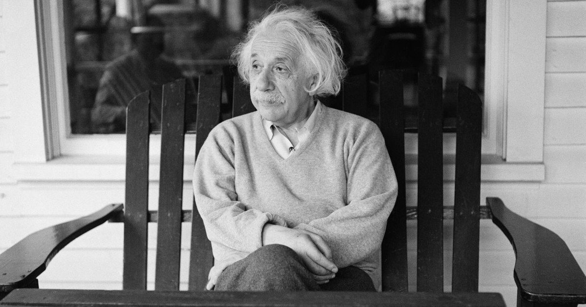 Cita del día, Albert Einstein: "No intentes convertirte en un hombre de éxito, sino en un hombre de valor"