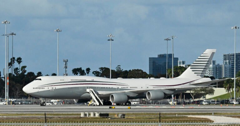 El lujoso Boeing 747 de 400 millones de dólares donado por Qatar a Trump es tan grande que no cabe en el hangar del Air Force One