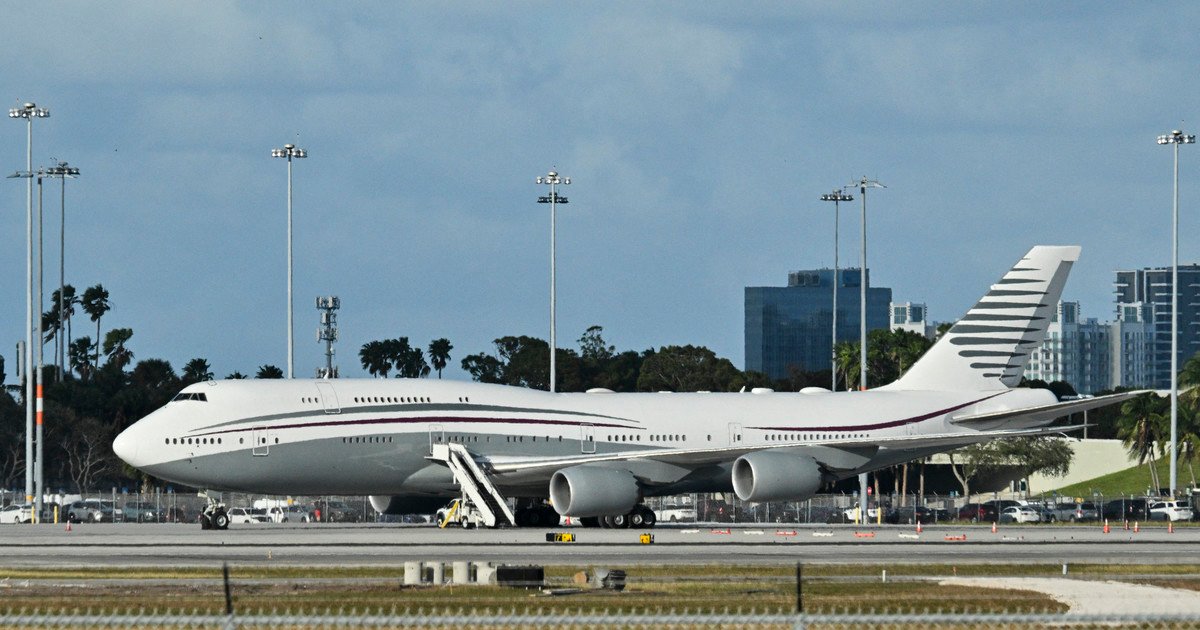 El lujoso Boeing 747 de 400 millones de dólares donado por Qatar a Trump es tan grande que no cabe en el hangar del Air Force One