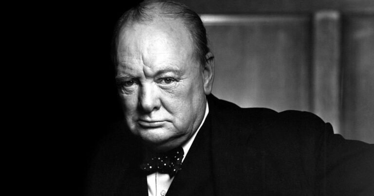 Cita del día, de Winston Churchill: "Todas las grandes cosas son sencillas, y muchas de ellas pueden expresarse con una sola palabra: libertad; justicia; honor; deber; misericordia; esperanza"