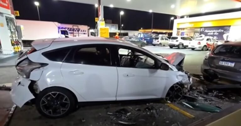 Insólita secuencia en General Paz: un conductor chocó un auto estacionado y huyó, lo persiguieron y terminó destrozando dos coches más