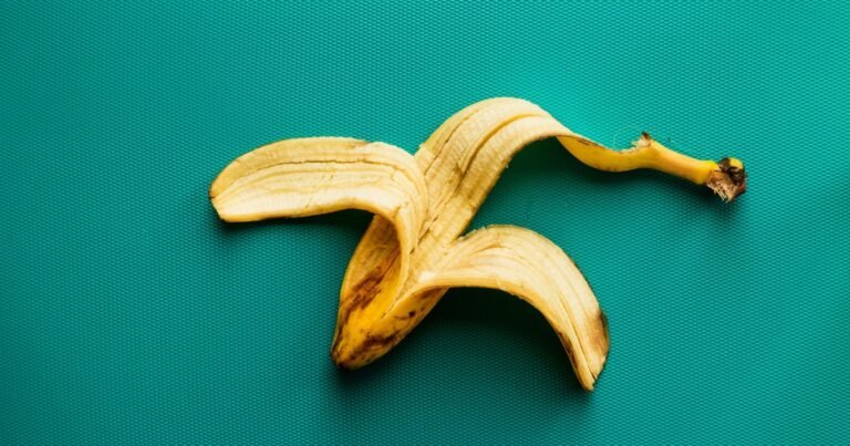 Hervir cáscara de banana con azúcar: para qué sirve y por qué recomiendan hacerlo